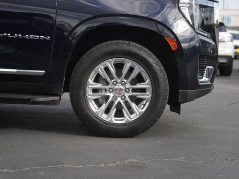 Used 2021 GMC Yukon SLT w/ SLT Luxury Plus Package image 4