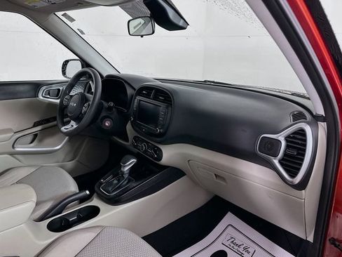 Used 2023 Kia Soul LX image 30