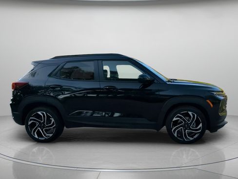 Used 2025 Chevrolet TrailBlazer RS w/ Convenience Package FWD image 33