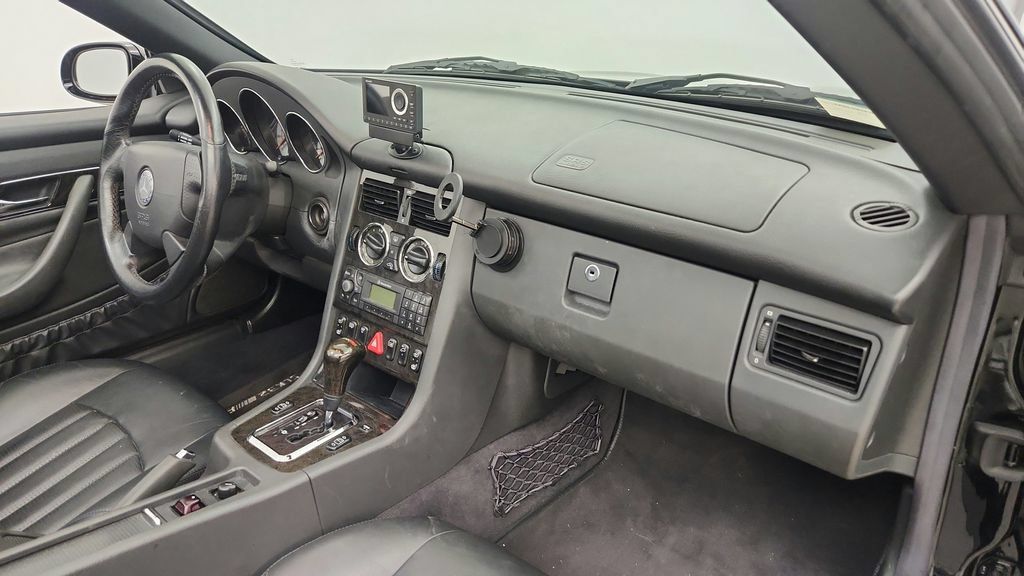 Used 2002 Mercedes-Benz SLK 32 AMG image 29