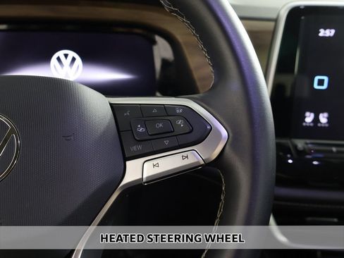 Used 2025 Volkswagen Atlas SE w/ Panoramic Sunroof Package AWD/4WD image 9