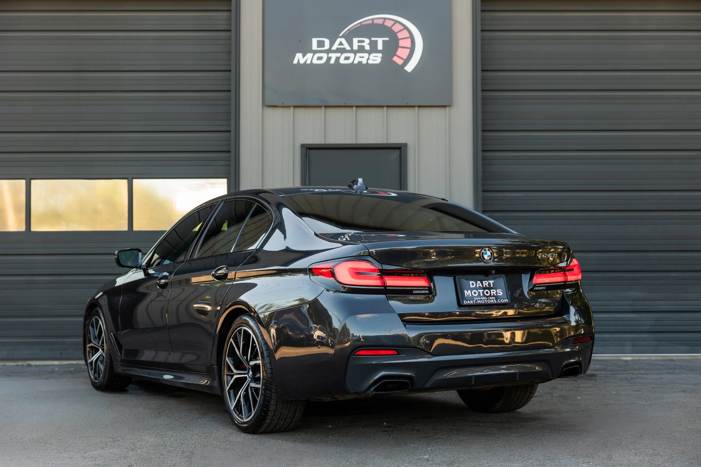 Used 2021 BMW 530i w/ M Sport Package RWD image 5