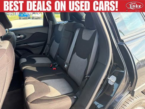 Used 2014 Jeep Cherokee Sport w/ Cold Weather Group AWD/4WD image 18