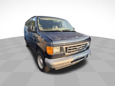 Used 2006 Ford E-150 and Econoline 150 RWD image 3