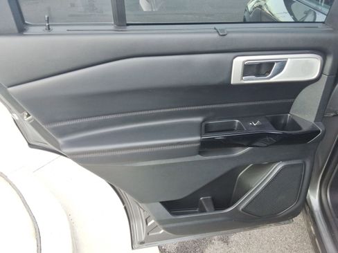 Used 2022 Ford Explorer Platinum w/ Equipment Group 601A image 21