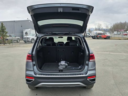 New 2024 Volkswagen Taos SE image 10