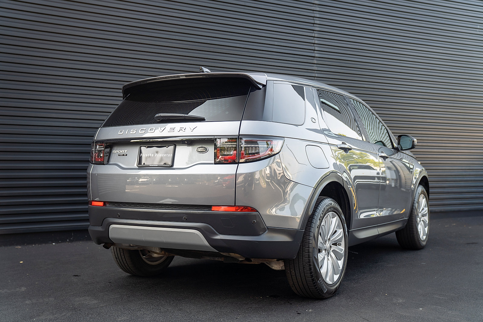 Used 2020 Land Rover Discovery Sport SE AWD/4WD image 26