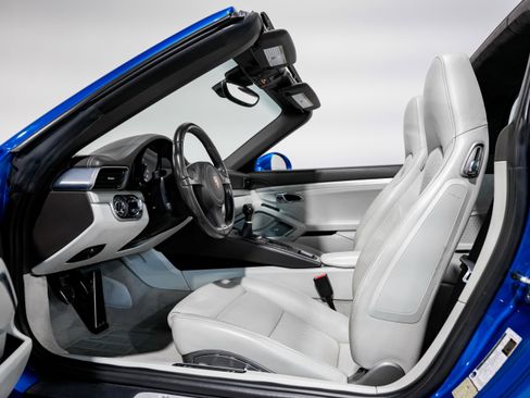 Used 2015 Porsche 911 Targa 4 image 17
