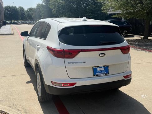 Used 2019 Kia Sportage LX FWD image 3