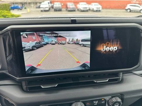 Used 2024 Jeep Gladiator Rubicon w/ Safety Group AWD/4WD image 34