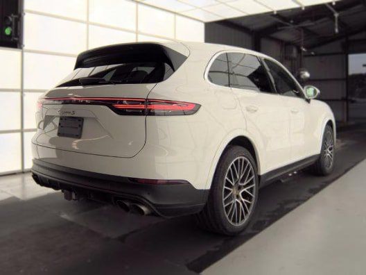 Used 2019 Porsche Cayenne S AWD/4WD image 3