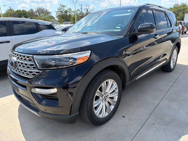 Used 2021 Ford Explorer Limited w/ Equipment Group 301A AWD/4WD image 2