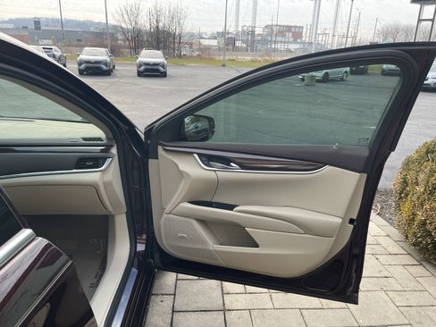 Used 2017 Cadillac XTS Luxury w/ Driver Awareness Package image 21