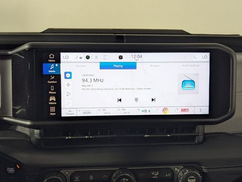 Used 2025 Jeep Wrangler Unlimited Sahara AWD/4WD image 19