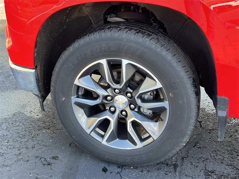 Used 2022 Chevrolet Silverado 1500 LT image 9
