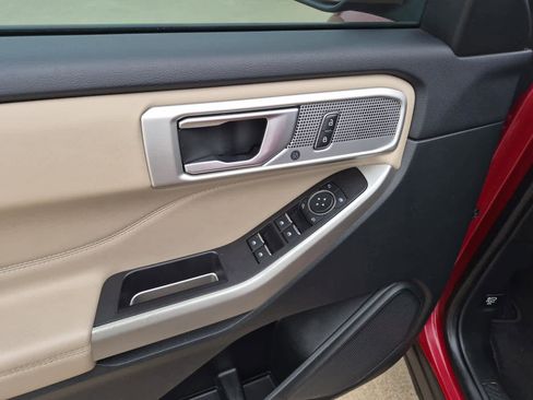 Used 2023 Ford Explorer XLT w/ Equipment Group 202A image 13