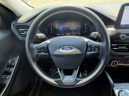Used 2025 Ford Escape Active AWD/4WD image 11