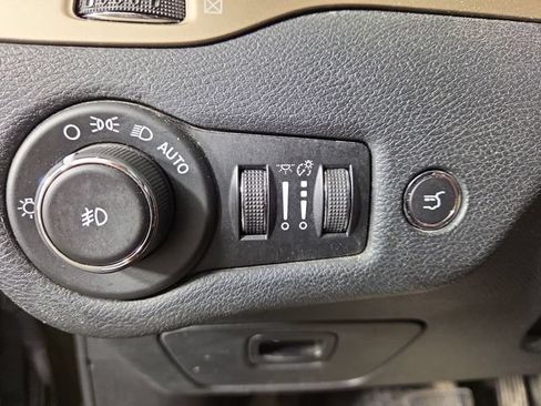 Used 2016 Jeep Cherokee 75th Anniversary AWD/4WD image 25