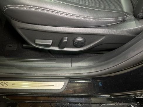 Used 2025 Genesis G70 2.5T image 45