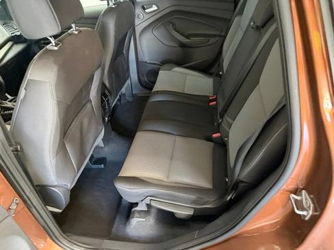Used 2017 Ford Escape SE w/ Equipment Group 201A AWD/4WD image 31