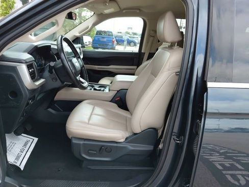 Used 2024 Ford Expedition Max XLT AWD/4WD image 3