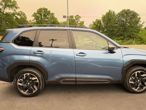 Used 2025 Subaru Forester Limited AWD/4WD image 4