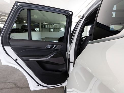 Used 2025 BMW X5 xDrive40i image 19