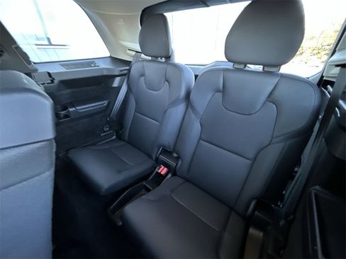 Certified 2023 Volvo XC90 B5 Plus image 24