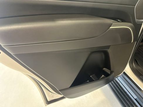 Certified 2022 Cadillac Escalade Premium Luxury w/ Performance Package AWD/4WD image 20