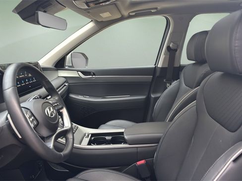 Certified 2025 Hyundai Palisade SEL image 16