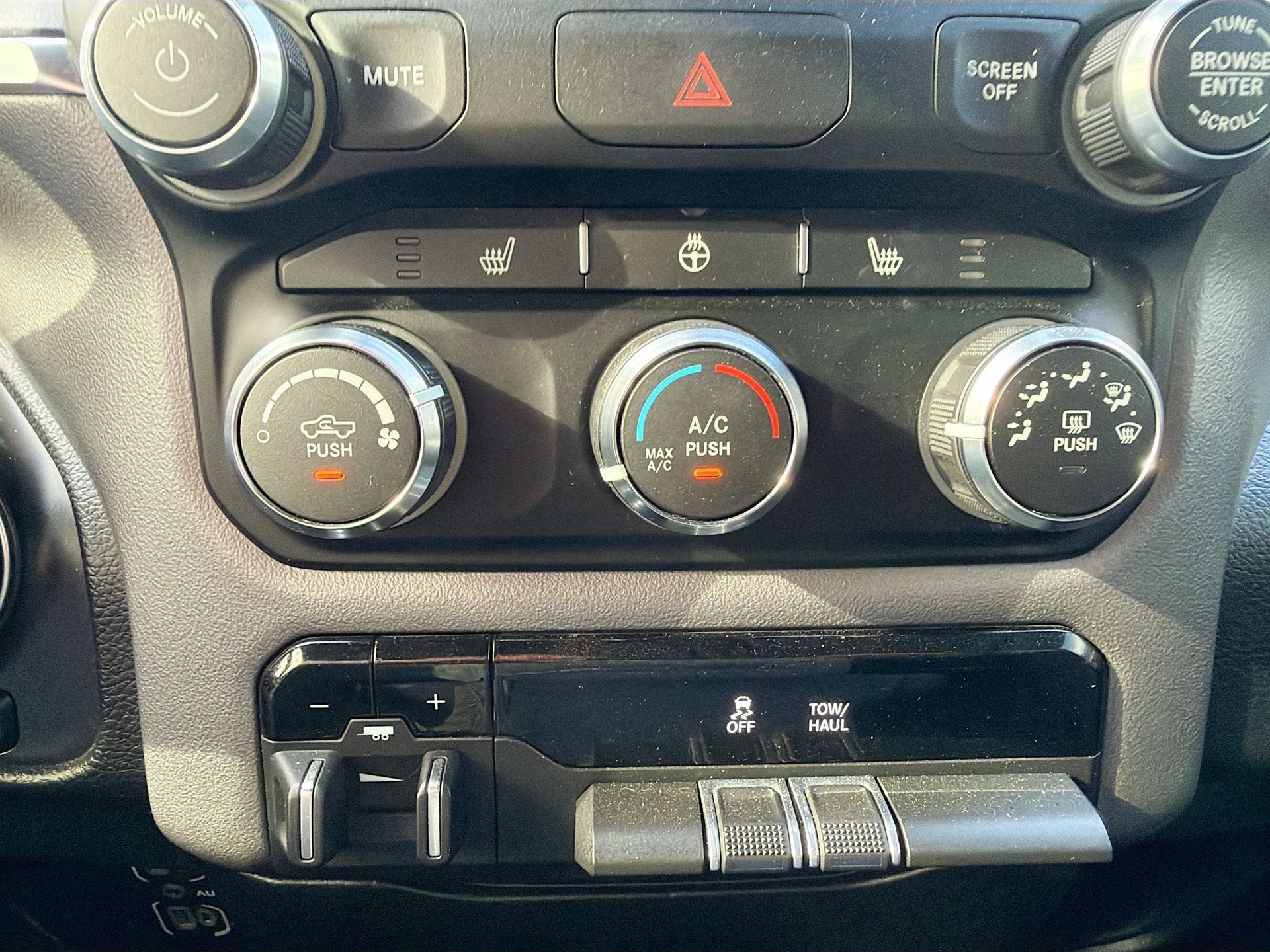 Used 2024 RAM 1500 Big Horn AWD/4WD image 15