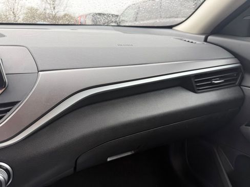 Used 2025 Nissan Altima 2.5 SR image 12