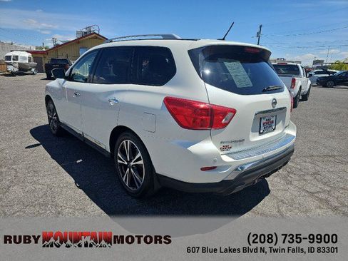 Used 2018 Nissan Pathfinder Platinum FWD image 5