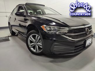 Used 2024 Volkswagen Jetta SE w/ Panoramic Sunroof Package image 1