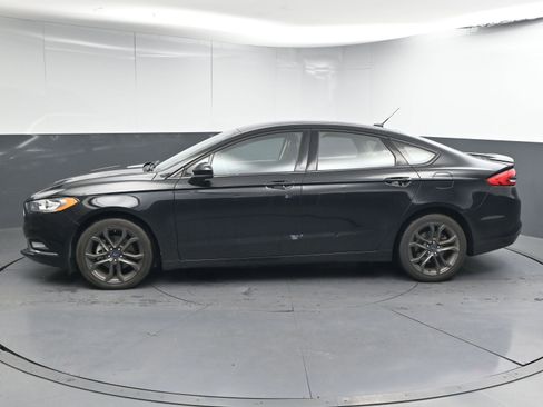 Used 2018 Ford Fusion SE w/ Equipment Group 201A image 5