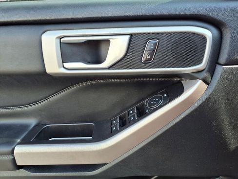 Used 2023 Ford Explorer XLT w/ Equipment Group 202A image 27