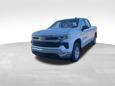 Used 2025 Chevrolet Silverado 1500 LT image 3