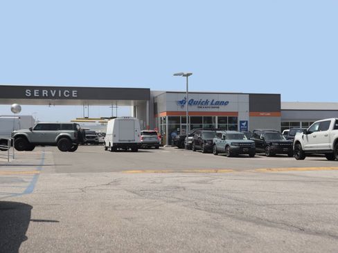 Used 2021 Ford Edge Titanium w/ Equipment Group 301A image 13