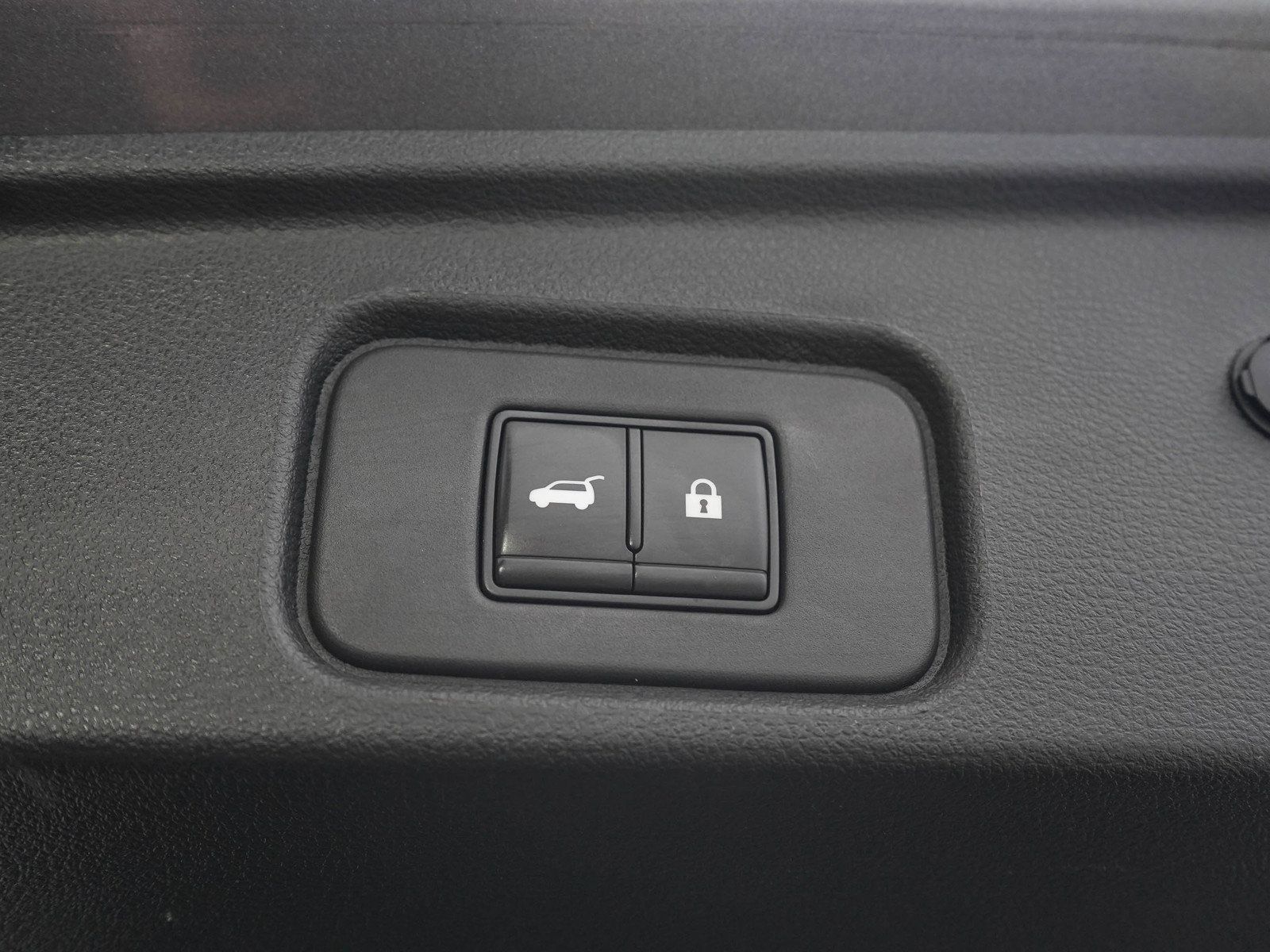Used 2022 Nissan Pathfinder SV w/ SV Premium Package AWD/4WD image 11