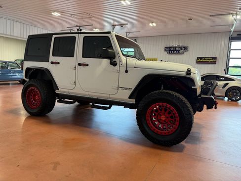 Used 2013 Jeep Wrangler Unlimited Sport AWD/4WD image 9