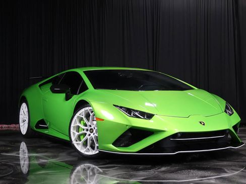 Used 2021 Lamborghini Huracan EVO image 10