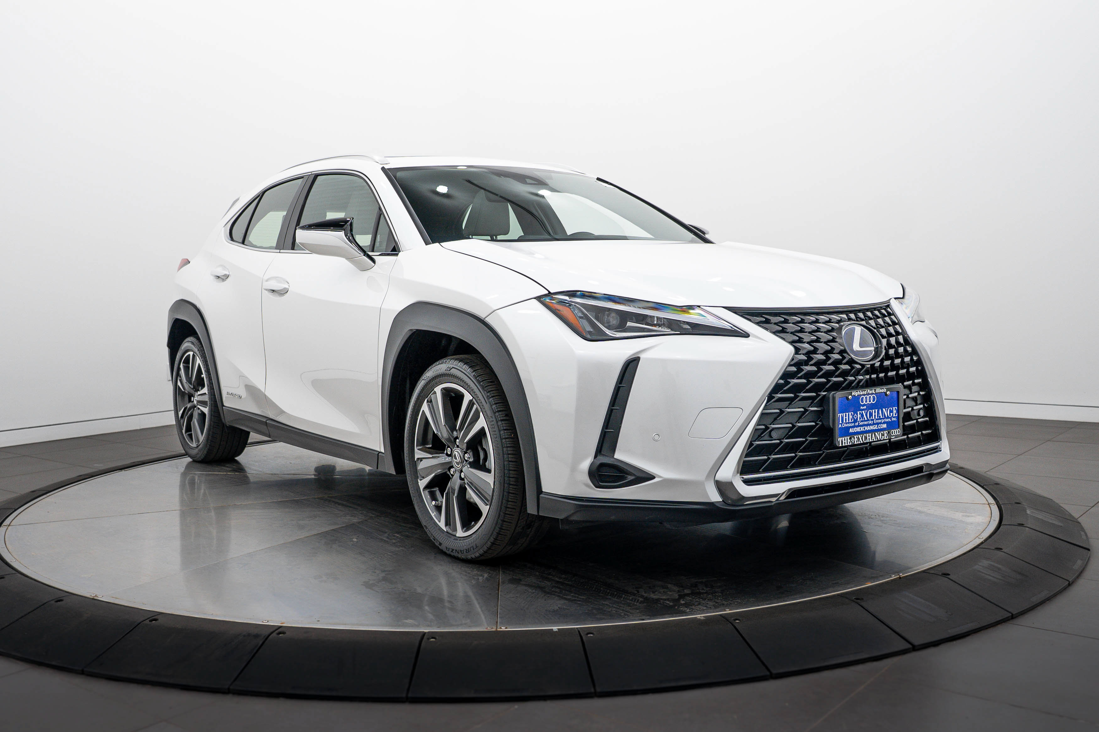 Used 2019 Lexus UX 250h AWD/4WD image 2