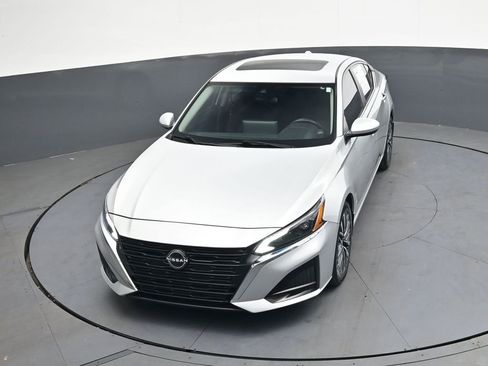 Used 2023 Nissan Altima 2.5 SV w/ SV Premium Package FWD image 42