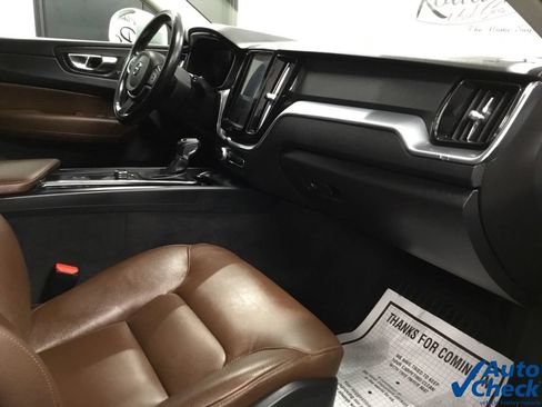 Used 2018 Volvo XC60 T5 Momentum w/ Vision Package AWD/4WD image 37