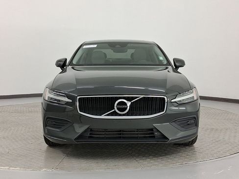 Used 2020 Volvo S60 T5 Momentum w/ Premium Package image 6