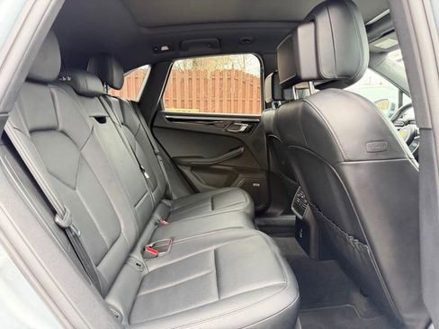 Used 2021 Porsche Macan image 21