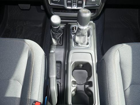 New 2025 Jeep Gladiator Sport image 17