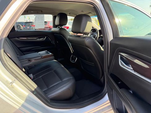 Used 2015 Cadillac XTS Luxury FWD image 8