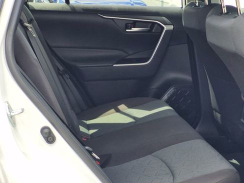 Used 2025 Toyota RAV4 XLE image 19