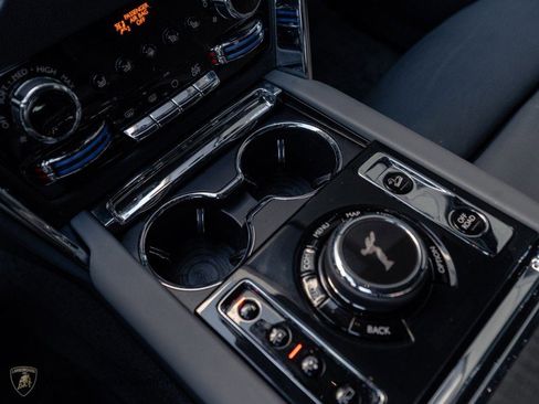 Used 2023 Rolls-Royce Cullinan image 18